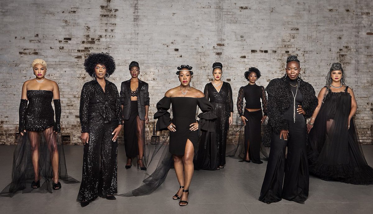 Soulpepper's tweet photo. 🔥 The Salon reopens soon 🔥

In less than one month the 20th anniversary of the groundbreaking play 'da Kink in my Hair hits the stage, and a couple of weeks ago this incredible cast of new and returning artists hit the salon for a glow up!

Tickets: https://t.co/mDFi05zSaE https://t.co/CnOzV3NsaV