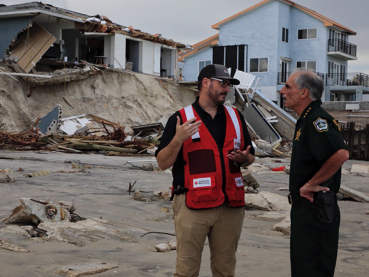 VolusiaSheriff's tweet photo. The @RedCross is in Volusia County offering resources like food, shelter, disaster assessment and other services to those affected by Nicole. Call 1-800-RED-CROSS

📸 by @nadiarosephotos https://t.co/YqNJ9PR3Sl