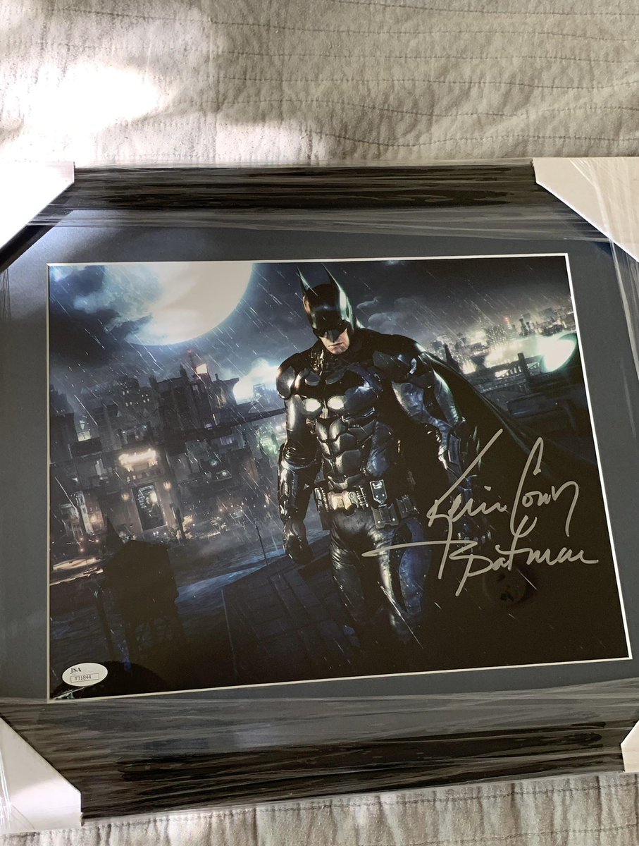 jamezmsn's tweet photo. @RocksteadyGames @RealKevinConroy My dear friend got me this for my 21st a few years ago and also a wonderful Cameo. I will forever treasure them. What a legend you were @RealKevinConroy https://t.co/2xoH5dLvXy