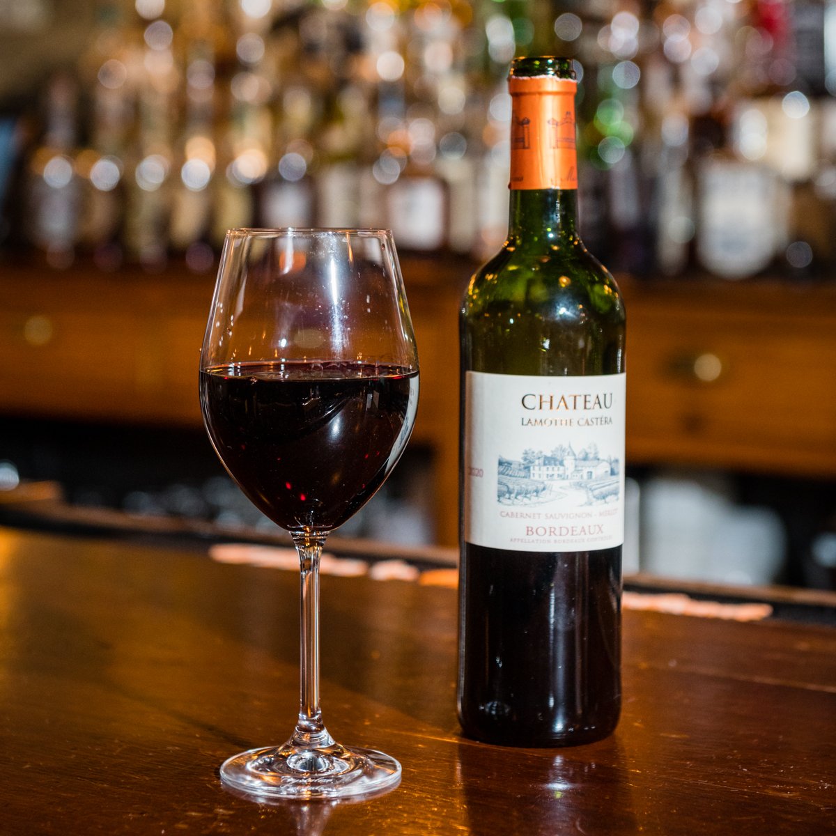 Start your weekend off right by enjoying a glass of red with us! Who's joining you? Tag them below! #DCBar