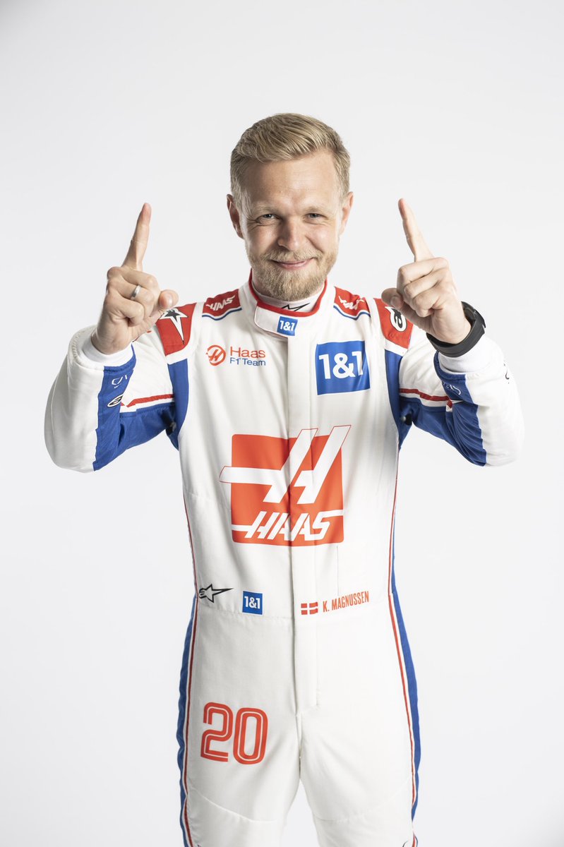 OH MY WORD 😱😱😱😱

POLE POSITION KEVIN MAGNUSSEN!!!!