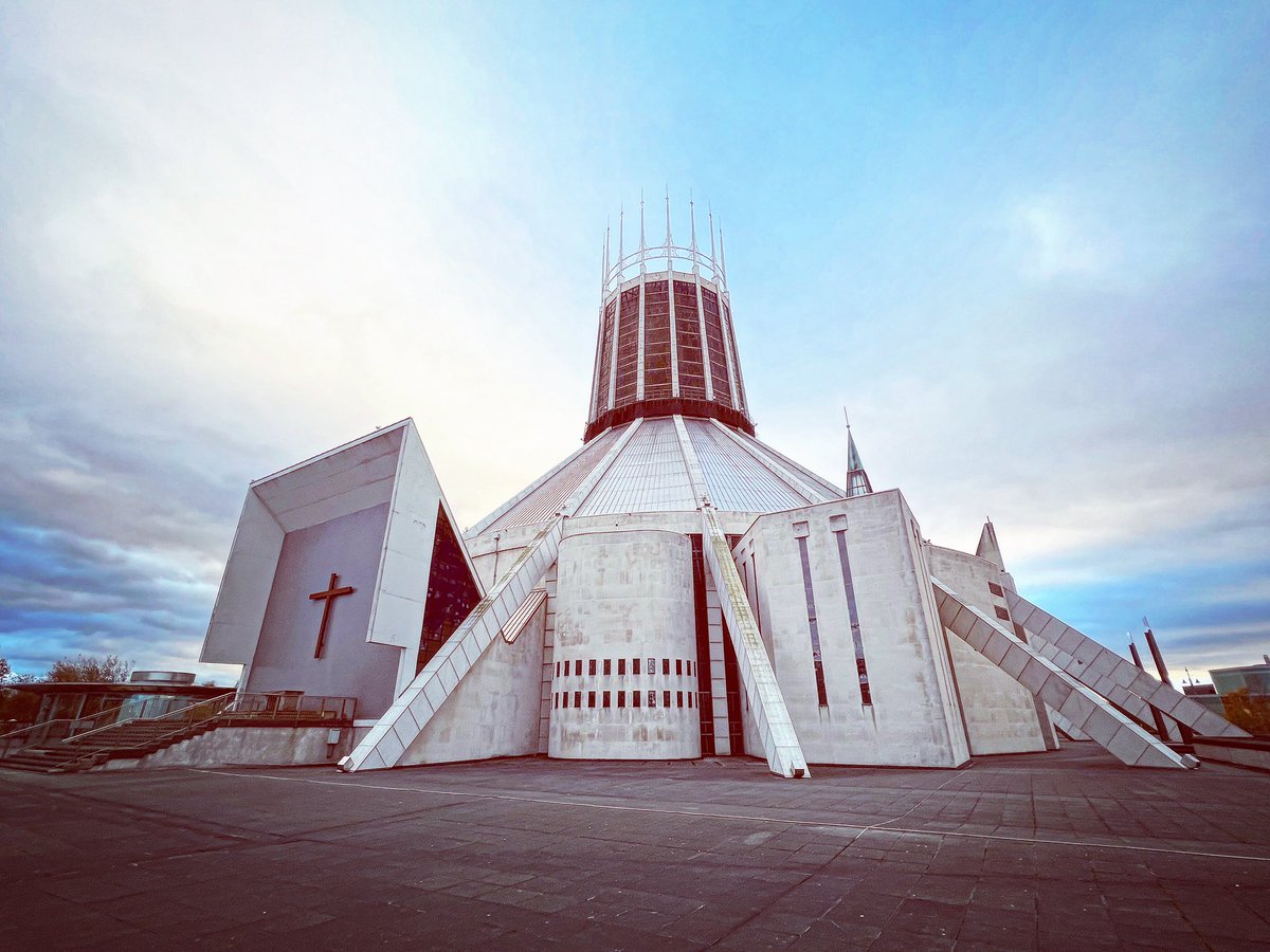 Kierbro's tweet photo. @LiverpoolMet #Liverpool #cathedral #coloursoftheworld https://t.co/sXbbcVV6hh