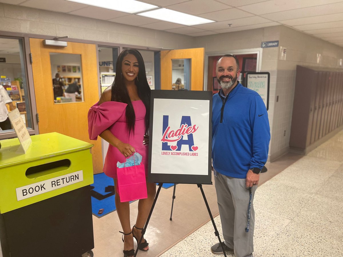 A special thanks to the great staff of <a href="/W_WhitmanMS/">Walt Whitman MS</a> &amp; <a href="/WWMS_WildcatASP/">Whitman Middle After-School Program</a> for all their assistance yesterday in making yesterday’s leadership training with <a href="/laladiesinc/">L.A. Ladies Inc.</a> a success! The young ladies were so awesome to work with &amp; meet! 🤗