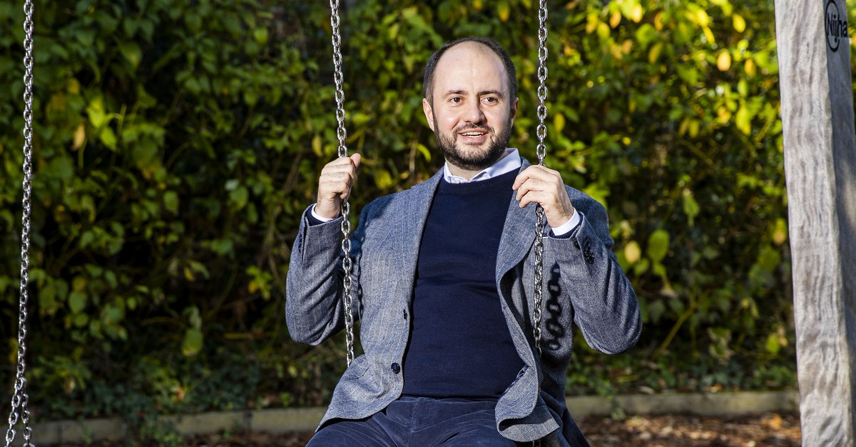 vng_magazine's tweet photo. Alle jongeren hebben recht op gelijke kansen, en dat begint bij het herkennen van hun talenten. ’s-Hertogenbosch maakt er werk van en had met een wethouder Talentontwikkeling een landelijke primeur. @UfukKahya is vier jaar later nog even gepassioneerd. https://t.co/89cOefAuuB https://t.co/T93cZXuttN