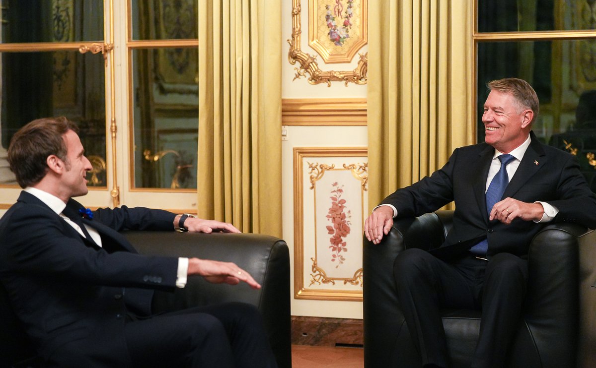 Heureux de rencontrer <a href="/EmmanuelMacron/">Emmanuel Macron</a> aujourd’hui à l’Élysée et d’échanger sur les moyens d’avancer le partenariat stratégique 🇷🇴🇫🇷 et sur l’agenda européen et international. La présence militaire 🇫🇷 en 🇷🇴 est une contribution résolue au renforcement du Flanc Est de l’OTAN.