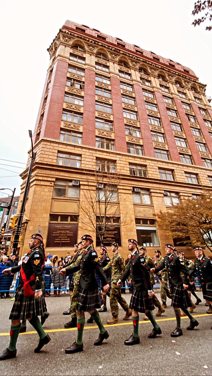 #LestWeForget 🌹 Great 1st experience attending the #Vancouver #RemembranceDay ceremony and parade at Victory Square. #CanadaRemembers 
#vancouverbc 
<a href="/CityofVancouver/">City of Vancouver</a>