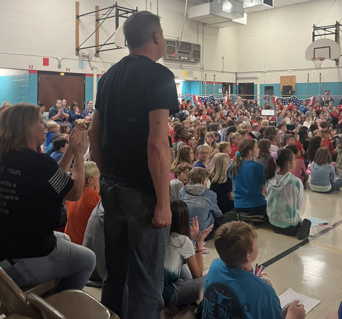 MES thanks the Veterans all around us! #knightpride <a href="/FCPSMaryland/">FCPS-MD</a>