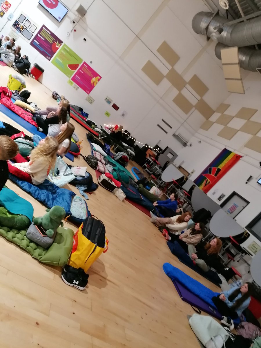 BRAES BIG NIGHT IN STARTS!!! Pupils <a href="/BraesHigh/">Braes High School</a> doing a sleepover to raise money and awareness for youth homelessness #RockTrust #RRSA #Article27