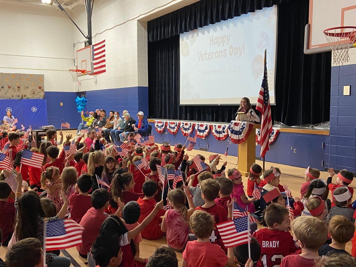 It was an honor for us to welcome veterans to <a href="/109SouthPark/">South Park School</a> this morning to thank them for their service to our country. #VeteransDay2022 #spway