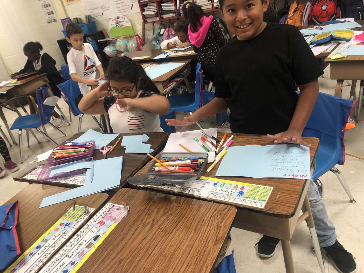 Julie_Davis3's tweet photo. We are working hard making holiday cards for men and women in the military! @NISDCarlosCoon https://t.co/M38M7vszH6