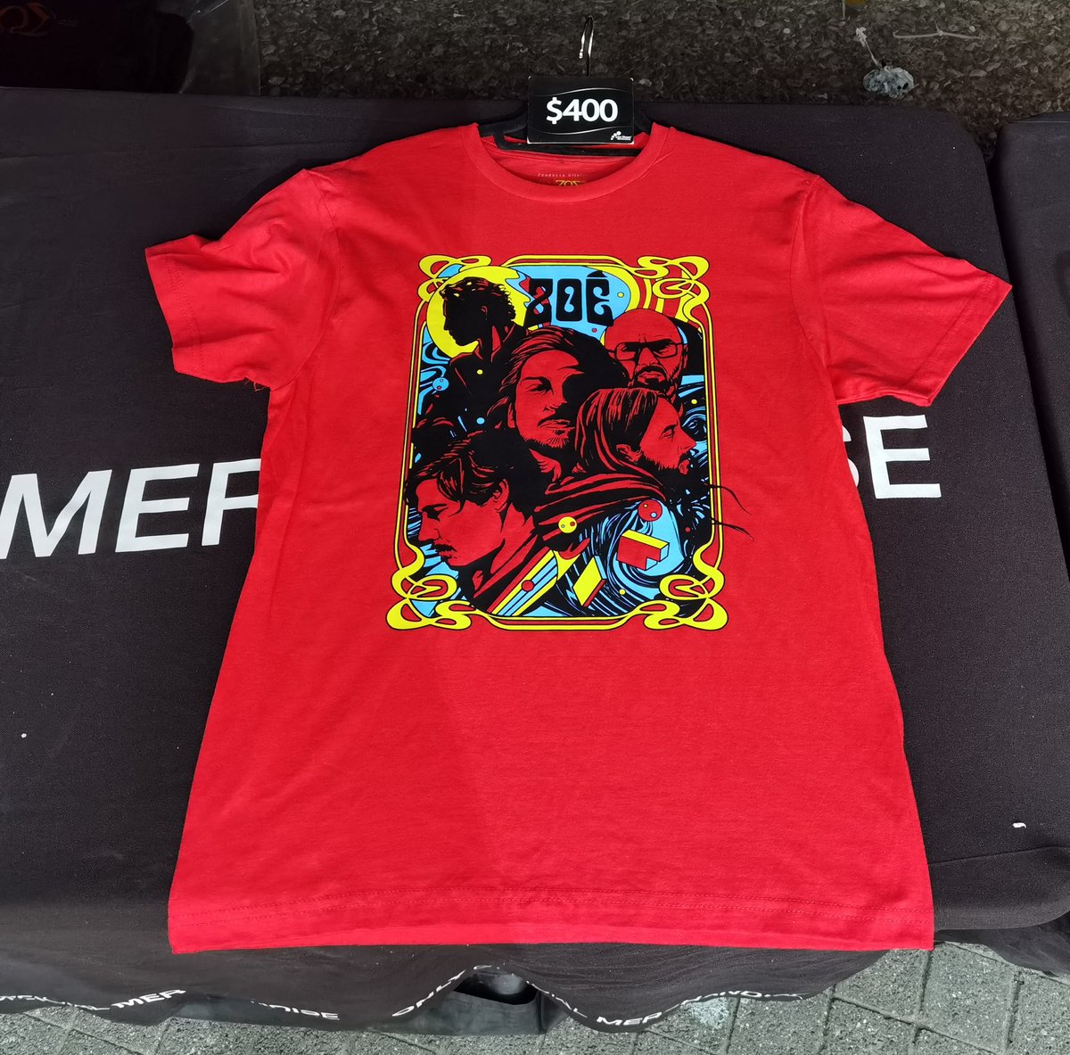 zoetheband's tweet photo. En el Palacio de los Deportes podrás encontrar varios stands de merch oficial https://t.co/QhkXg7l3bB