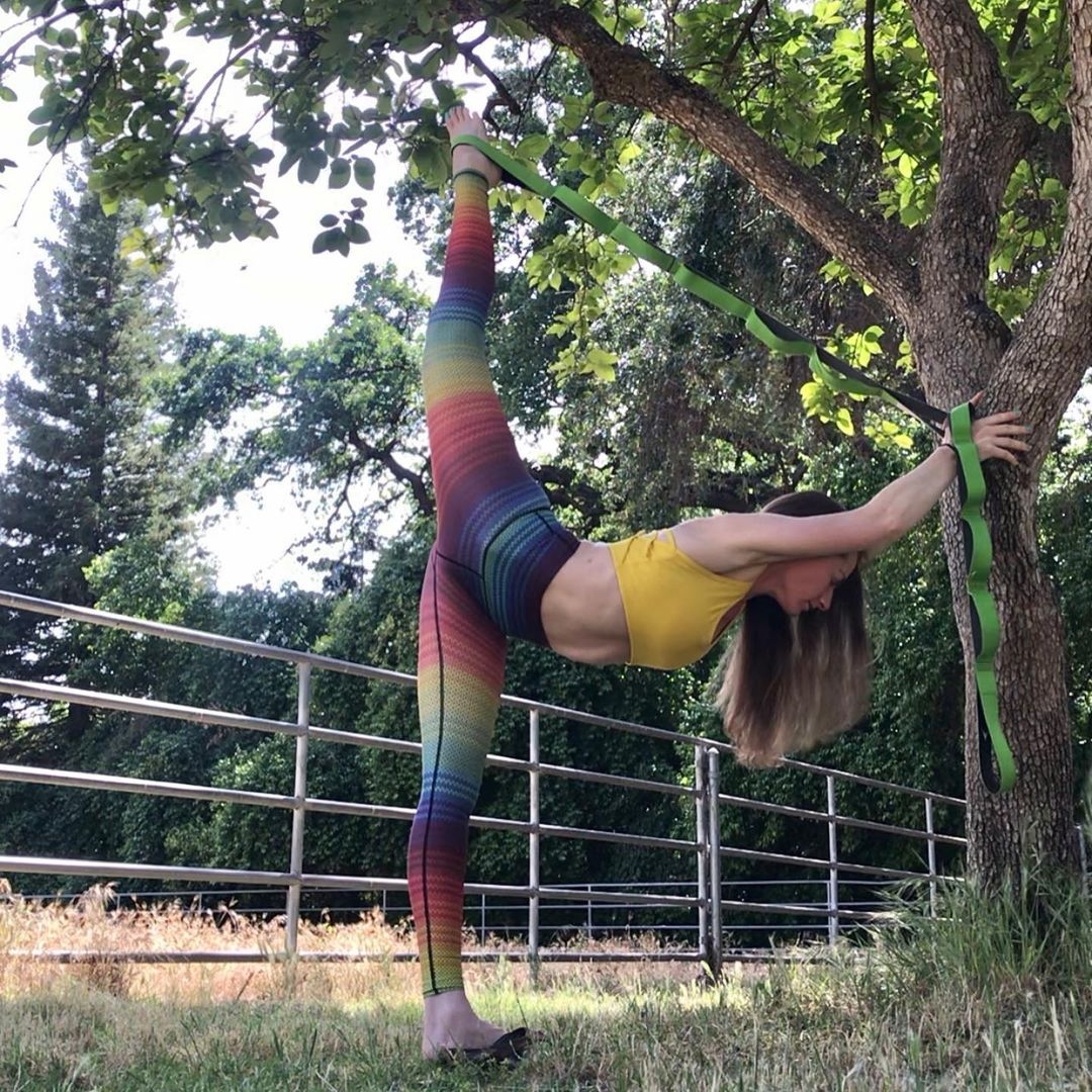 everstretch's tweet photo. Whether you’re a Beginner, a Pro Athlete or in Physical Therapy, this premium stretching strap will help you to comfortably improve your mobility and flexibility as well as reducing the risk of injury. https://t.co/YCjzkq7pMo