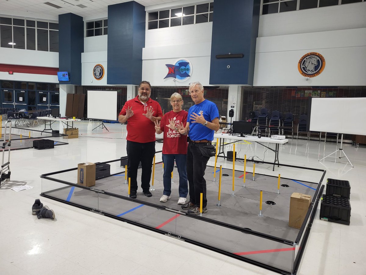 Here's to 8 years!

This is officially the 8th season of Bronc Botz and the McChesneys's running San Antonio leagues!

@nisd_brandeis @firstintexas @first_official_ #firstintexas #firsttechchallenge #powerplay