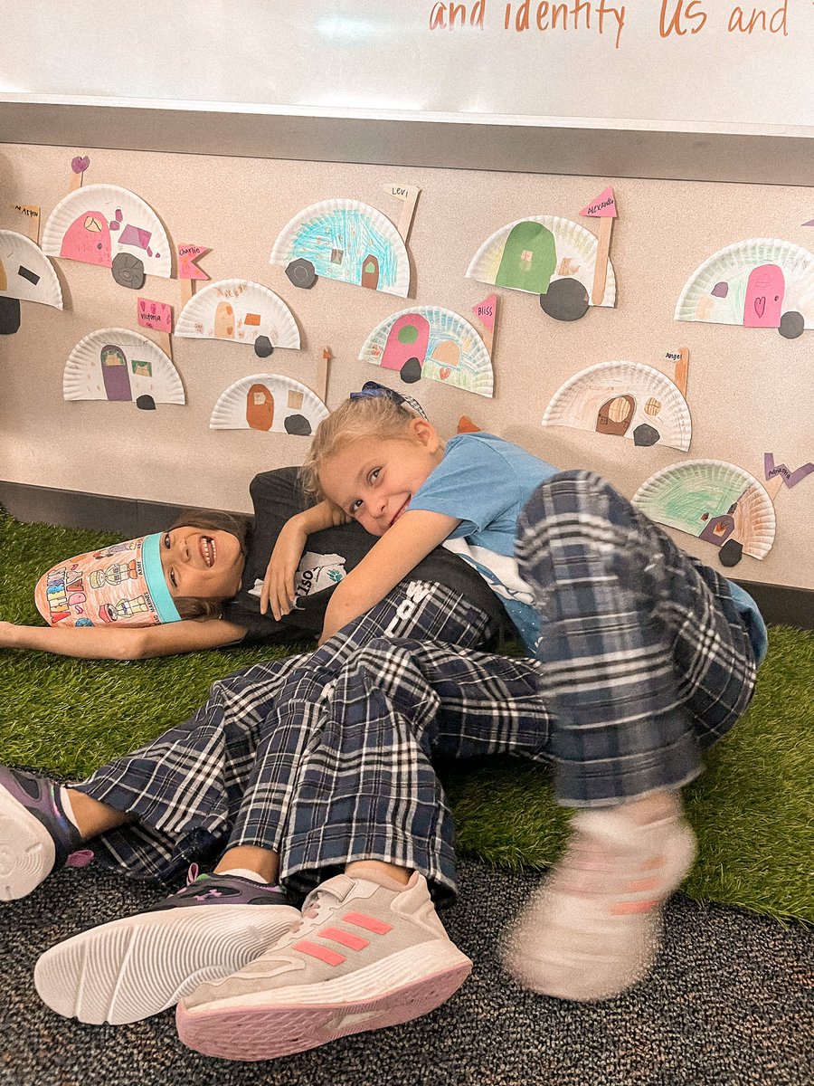 heymrstraugott's tweet photo. Wolfpack PJ Pant Day! πΊ πΎ #twehowl #twepta #missogleshappycampers #firstgrade https://t.co/Bnd9THYQan