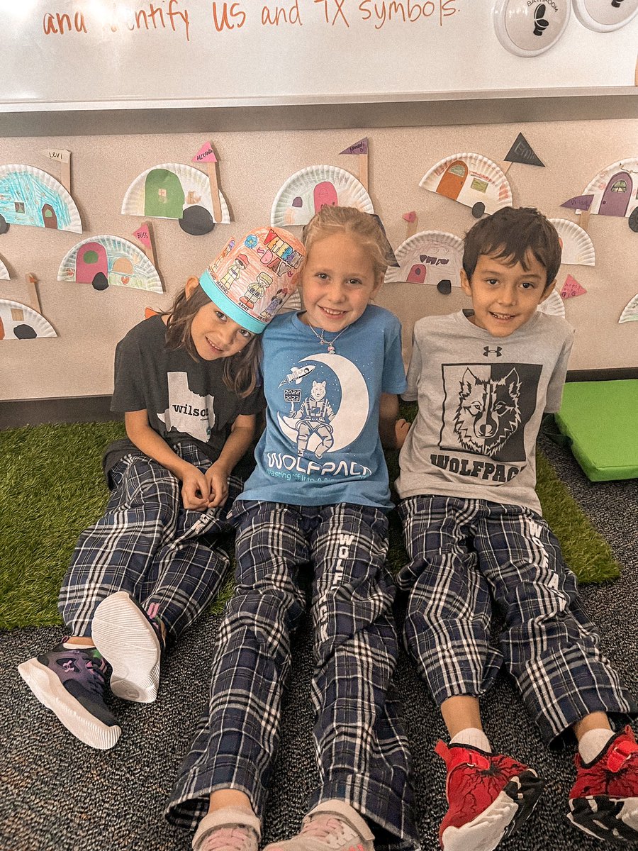 heymrstraugott's tweet photo. Wolfpack PJ Pant Day! πΊ πΎ #twehowl #twepta #missogleshappycampers #firstgrade https://t.co/Bnd9THYQan