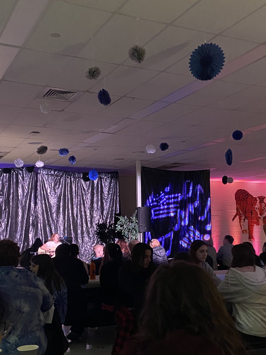 Everyone is enjoying Tamanend’s Coffeehouse tonight!