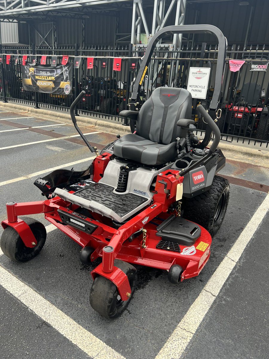 TheMowerPro's tweet photo. MyRide is better than yours! @TheToroCompany https://t.co/ZiFDGlSlNB