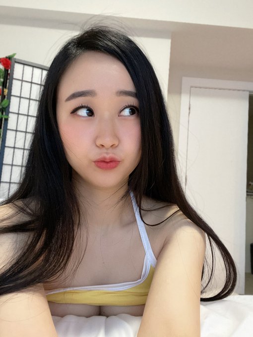 Watch Saori ✨🛡️'s leaked NSFW photo on TwXstars