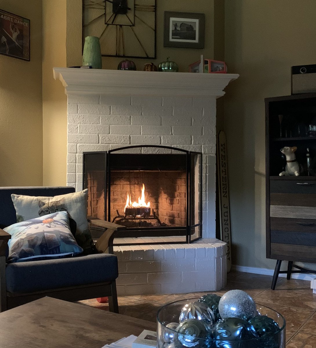 VMundae's tweet image. Due to inclement weather, I had to relocate my office. #FuzzyBlanket #ToeSocks #HotChocolate #MommiesHotChocolate #Laptop #WorkFromHome