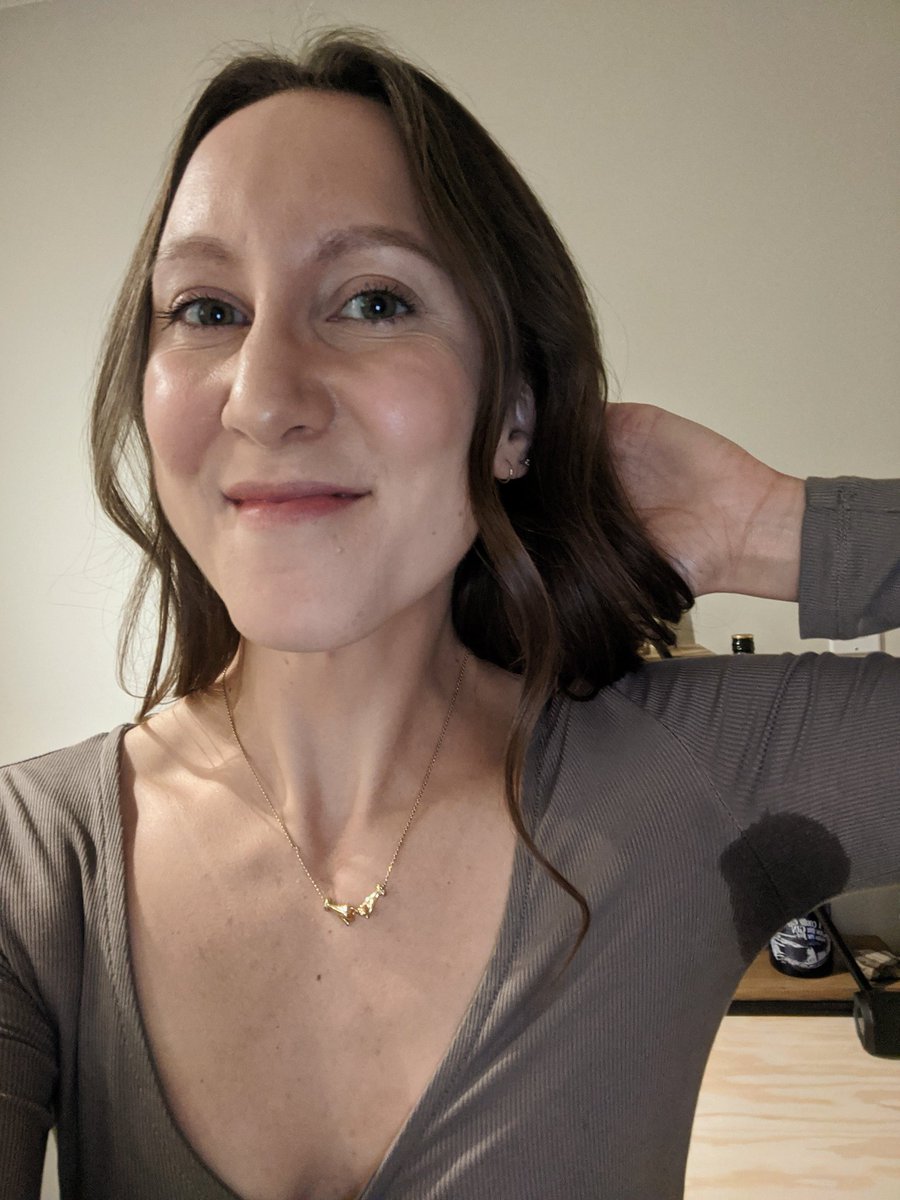 ElliotCGross's tweet image. Is a cute girl with sweat marks, still cute? 🙃💦 #sweatyproblems #helpme