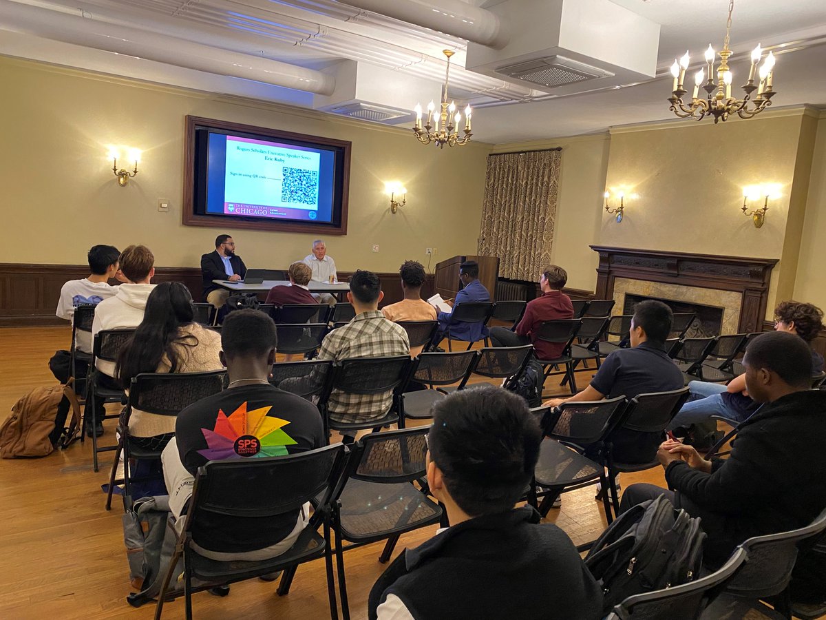 nsinvest's tweet photo. Chief Investment Officer @eric_kuby was delighted to be back on the UChicago Campus for the Rogers Scholars Program Executive Speaker Series.
#GuidingInvestors #NavigatingMarkets #DecadesOfExperience https://t.co/G3WUsqLpv2