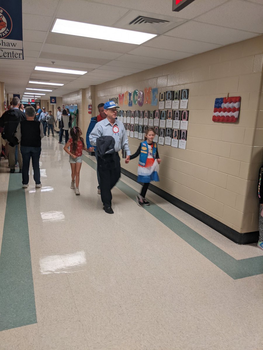 davistigers87's tweet photo. We are grateful to all who have served! We had a great day celebrating our veterans πΊπ²πΊπ²πΊπ² @CobbSchools @KristinErbskorn @JennCarusone #theDavisDifference https://t.co/Gsx8iqjIK0