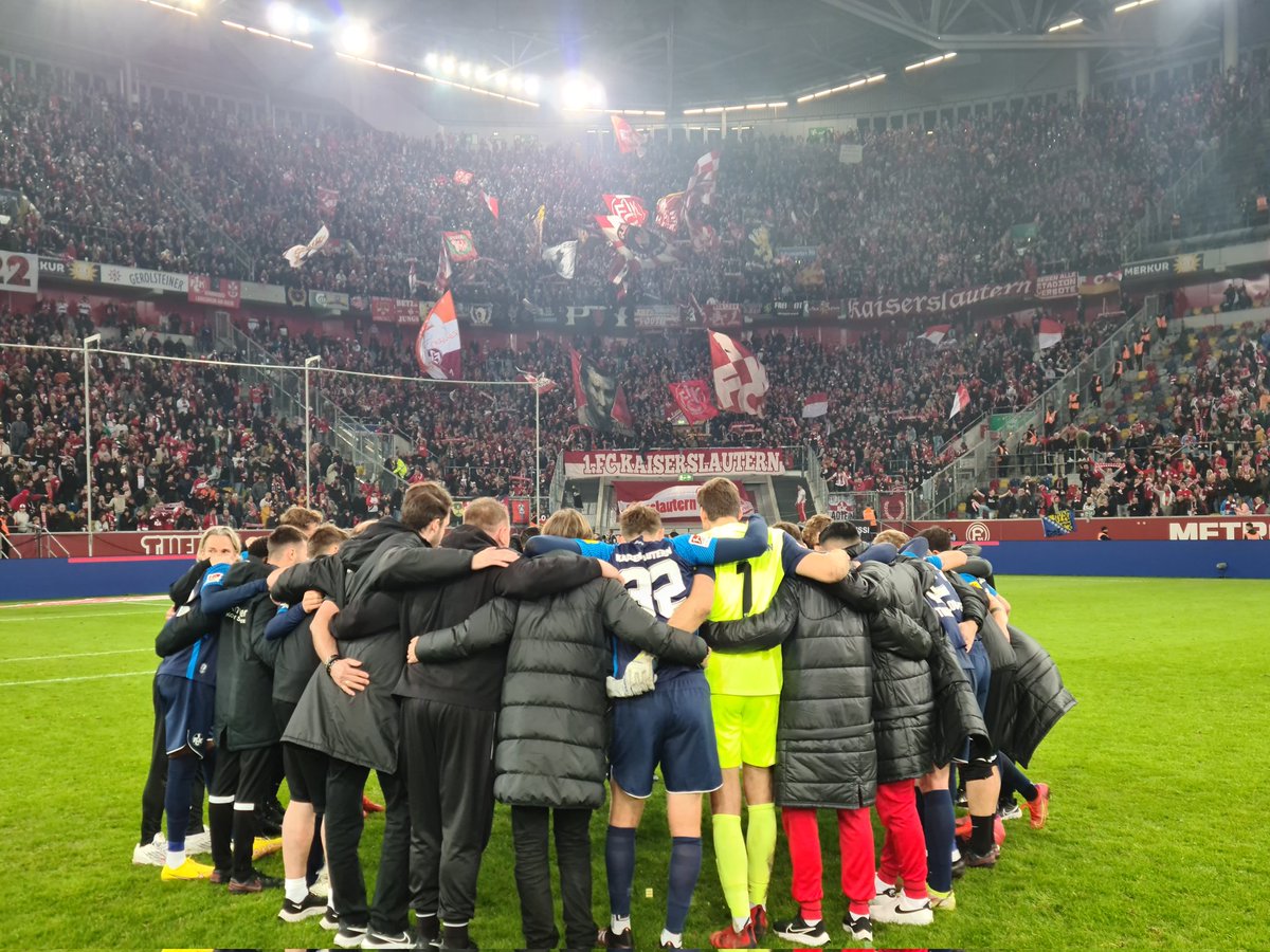 rossikl's tweet photo. Geile Truppe, geile Fans, geile Hinrunde! Auswärts ungeschlagen. So stolz auf die Jungs. #Betze #F95FCK https://t.co/9RVABma3xj