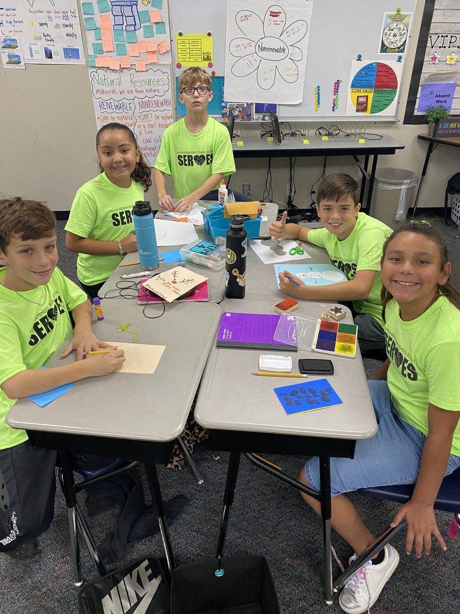 WaltDisneyElem's tweet photo. Mrs. McNeil's 4th grade class participating in Alvin Serves Day! They made holiday cards, helped make blessing boxes, painted motivational rocks and cleaned up the neighborhood! #alvinisdserves https://t.co/loGSs2EOy8