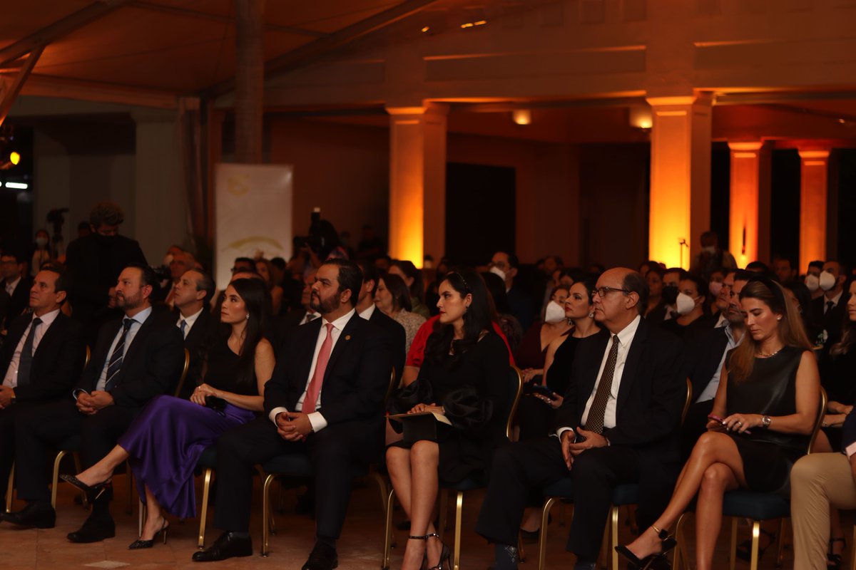applaudo_'s tweet photo. Last night, we were awarded the Palma de Oro by @camarasal, making us the first Tech company to receive this recognition. We are committed to keeping working to create a positive impact in our country through tech.
Read more: https://t.co/XsIjs8E0KP
#TechMadeInLATAM https://t.co/KJ4MVireX5