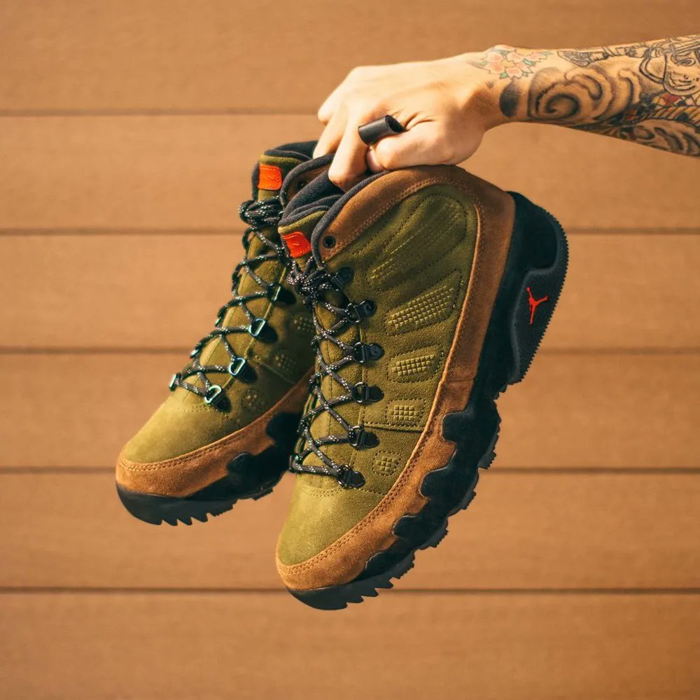 Dropped via Nike US 🍖🥦
Air Jordan 9 Boot NRG 'Beef &amp; Broccoli'
=> bit.ly/3WPaWlJ