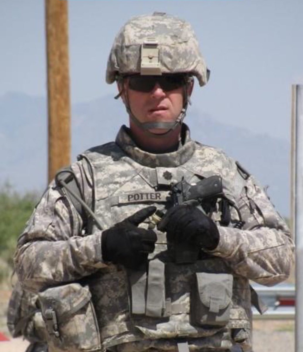 BetsyAnnPotter's tweet photo. My badass veteran. #ColPotter https://t.co/mGGon8EcRV