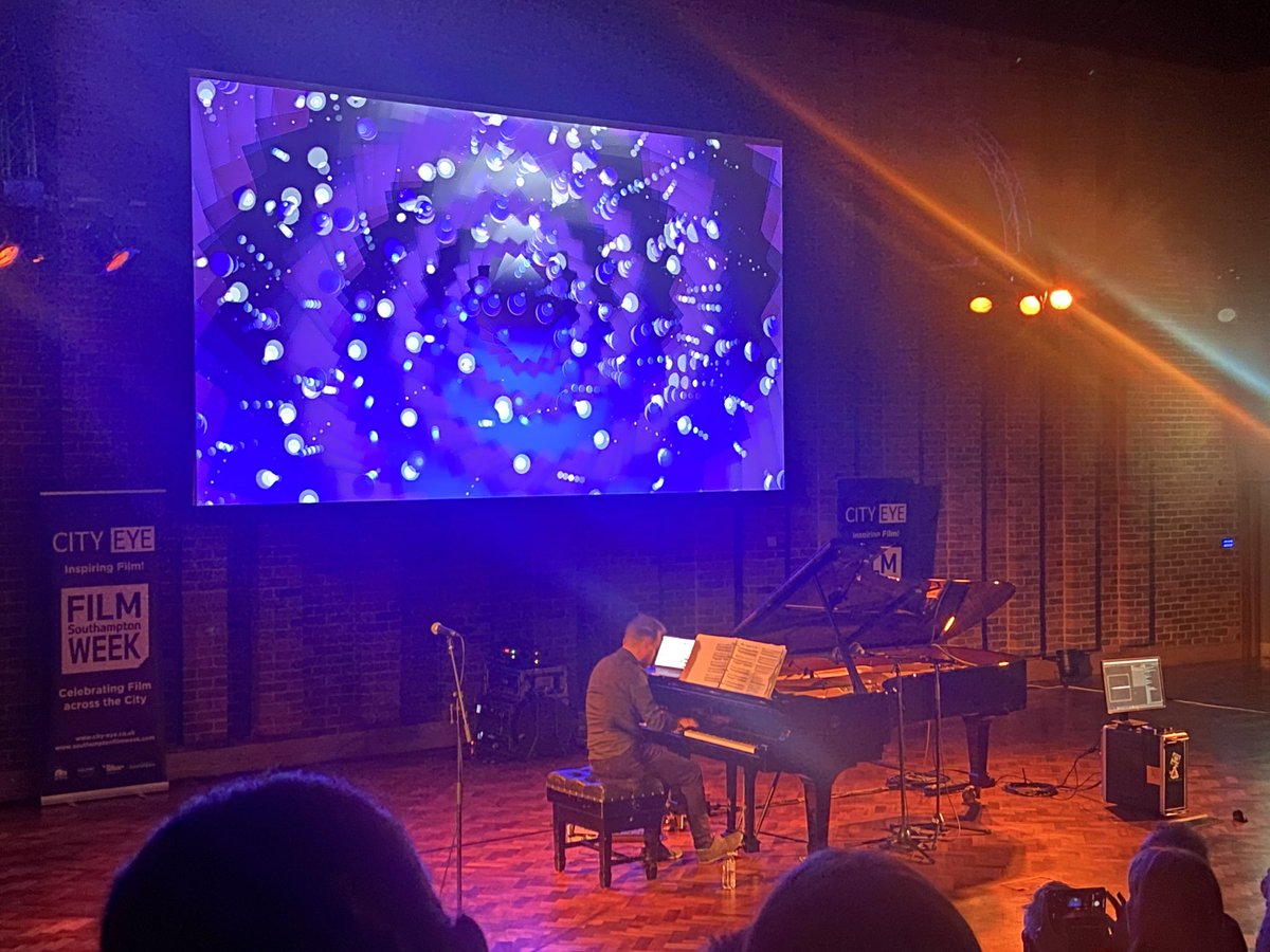 Wonderful start to Southampton Film Week! <a href="/larkhall/">Charlie Hooper-Williams</a> at <a href="/TurnerSims/">Turner Sims</a> <a href="/City_Eye/">City Eye</a> <a href="/SotonFilmWeek/">Southampton FilmWeek</a>