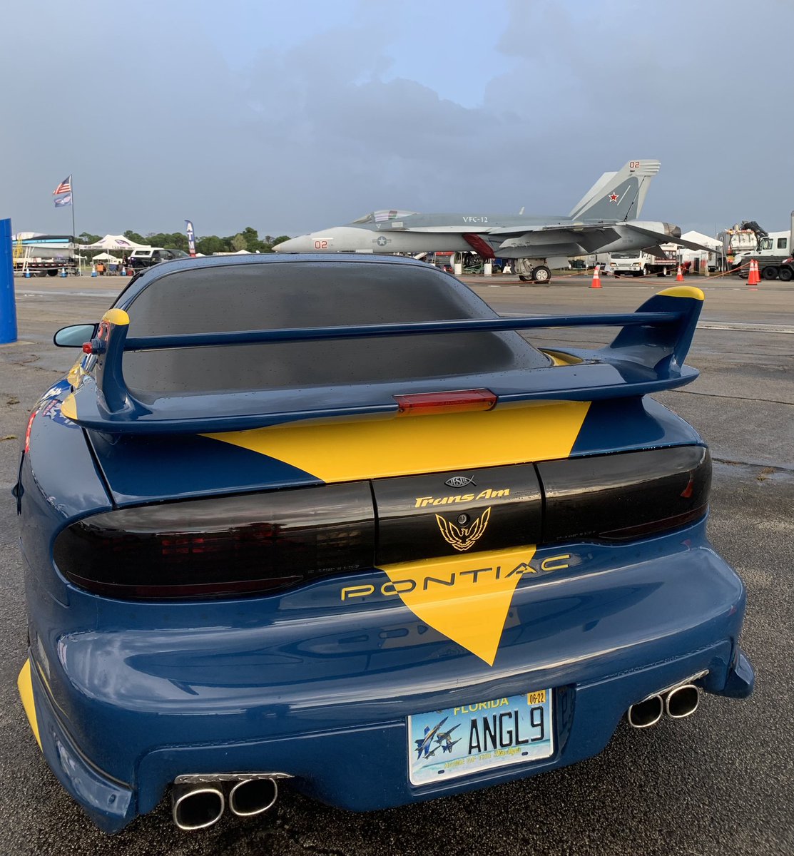AirShowAngel9's tweet photo. Ready for the night show! Here with VFC-12 and @DreamBIGEntLLC Top Gun Maverick Cockpit Experience! @StuartAirShow @VFC_12_Ambush #usnavy #angel9transam #airshow #florida #TopGunMaverick https://t.co/7JGZhd2JUC