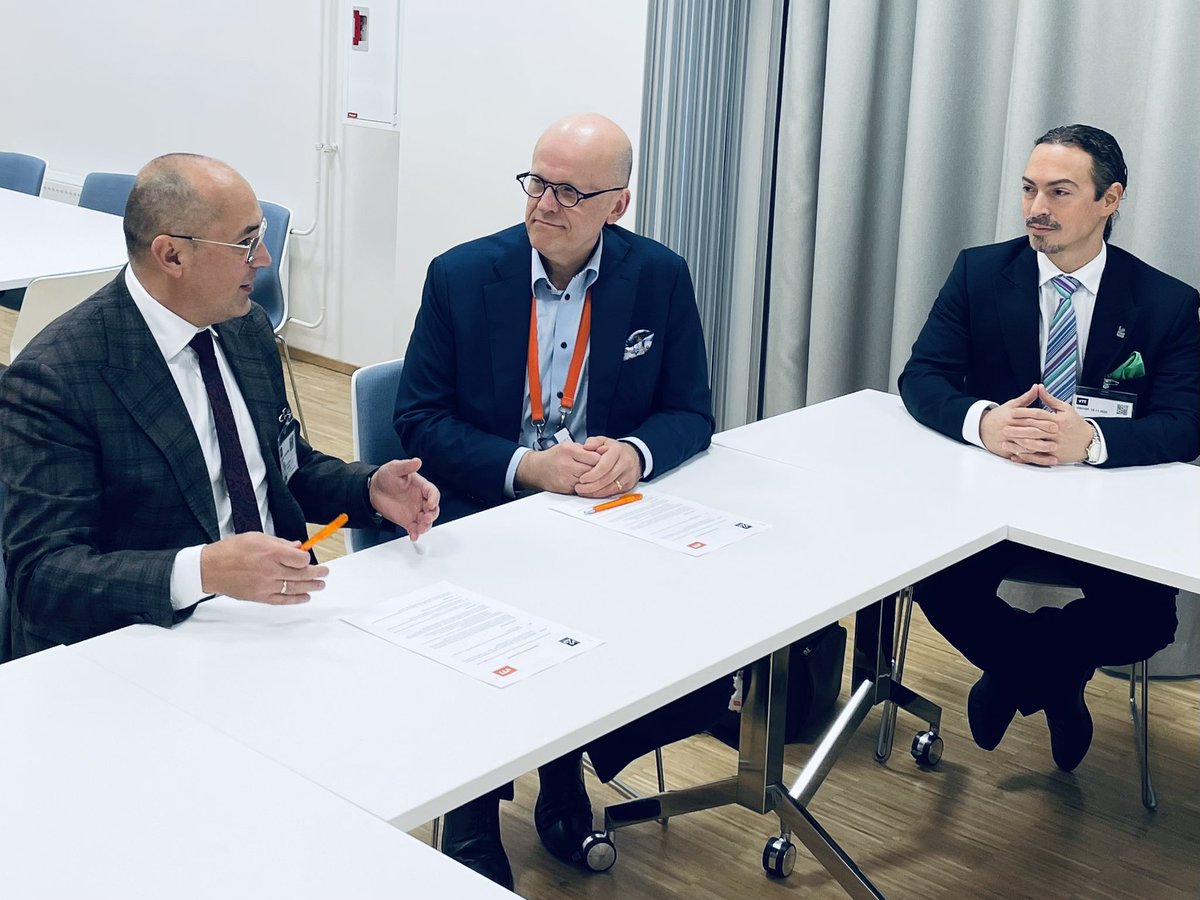 PopperRafael's tweet photo. It is #BeyondTheObvious that our #ExponentialHope for #ScienceForBusiness is being translated into concrete actions cementing #Łukasiewicz's position globally.
At #CFI we are happy to announce the signature of a #MOU boosting cooperation between @VTTFinland & @Lukasiewicz_pl 🤝 https://t.co/zM6MSvnSLW