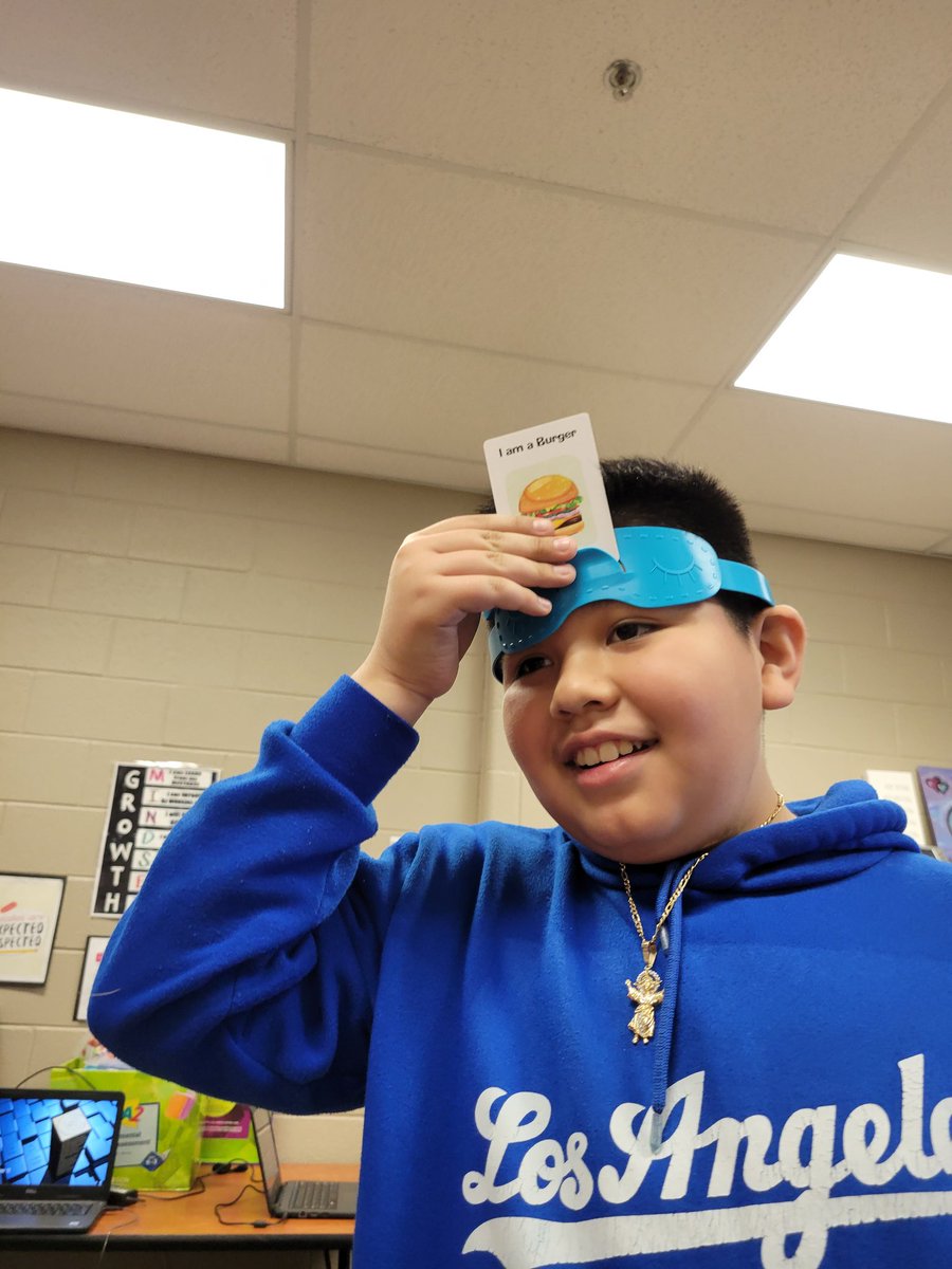 nikimcdow's tweet photo. Inference, descriptive language, vocabulary, communication and reading fun all rolled into one this morning. #UltimateLearningExperience #bestdayever @MabletonES @@KMJ1001 https://t.co/02TtPNGkxt