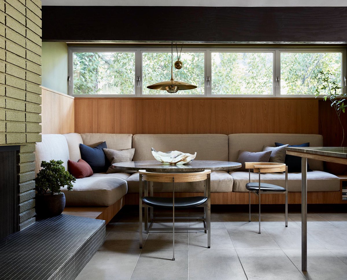 ScottThomasID's tweet photo. The main living space at our  #hollywoodhills #project features an amazing  #midcenturymodern brick fireplace &amp; hearth. Check out both sides and our clients beautiful artwork too. 🔥😊
#interiordesign #drama #midcenturymodern https://t.co/573UGbU7WZ