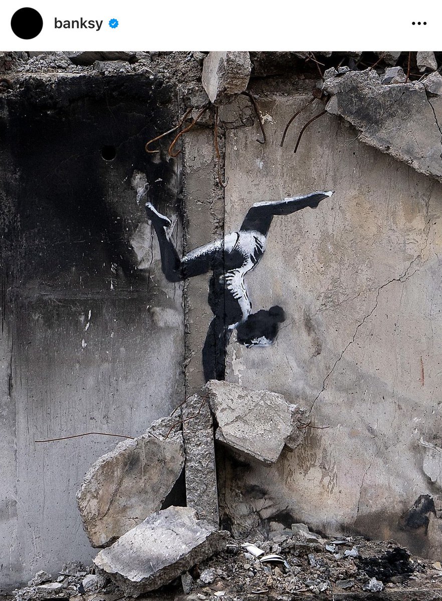 NBuchkovska's tweet photo. #KeepBalance #WhatEver #Banksy #Ukraine #Art https://t.co/r407XTwUaI