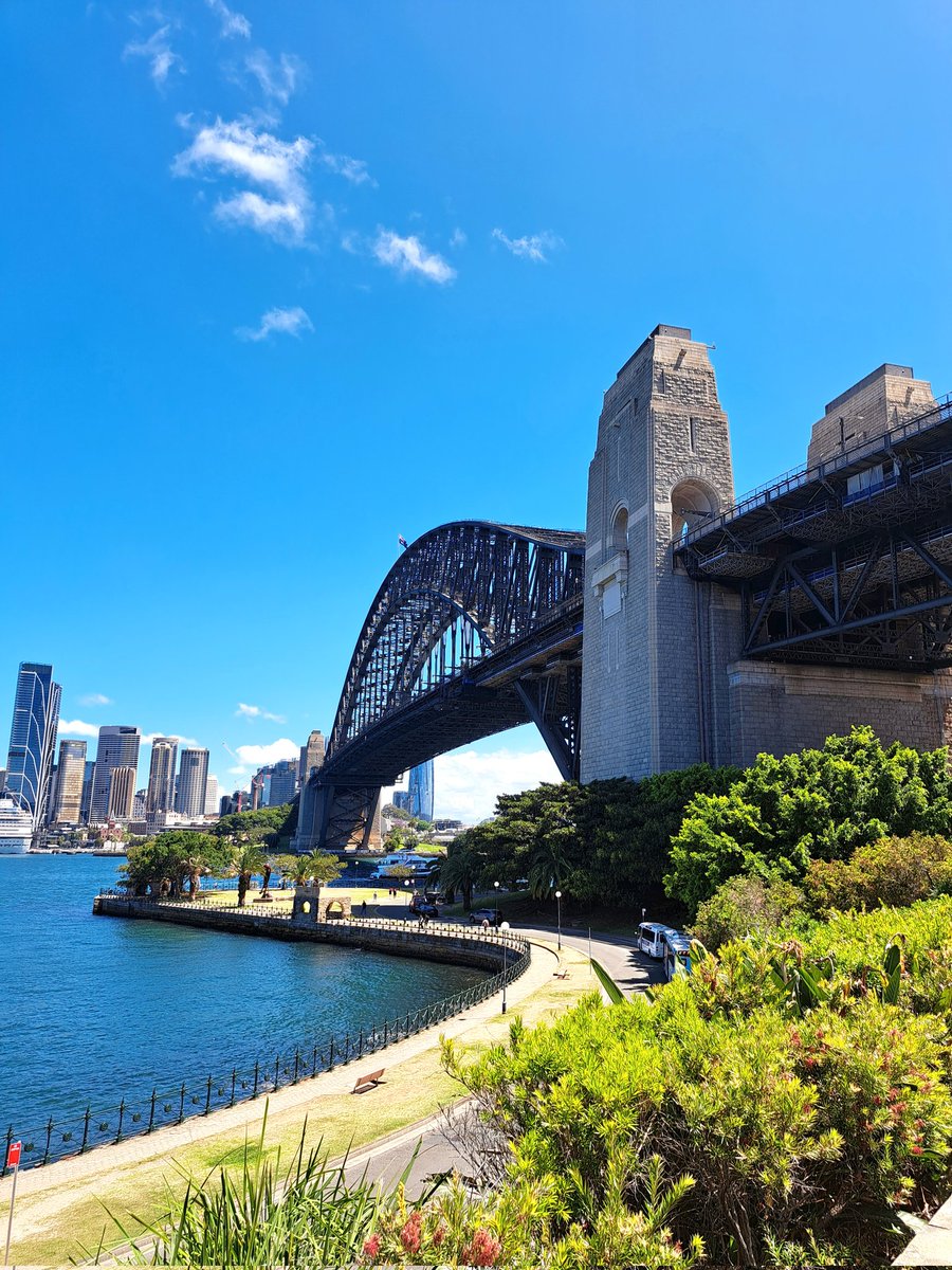 #travelhack Did you know you can walk across #Sydney Harbour Bridge without having to pay to climb it? You might only be able to get photos through the mesh fence but the views are great. Stop on the north shore to get a different perspective of the city #Australia #budgettravel