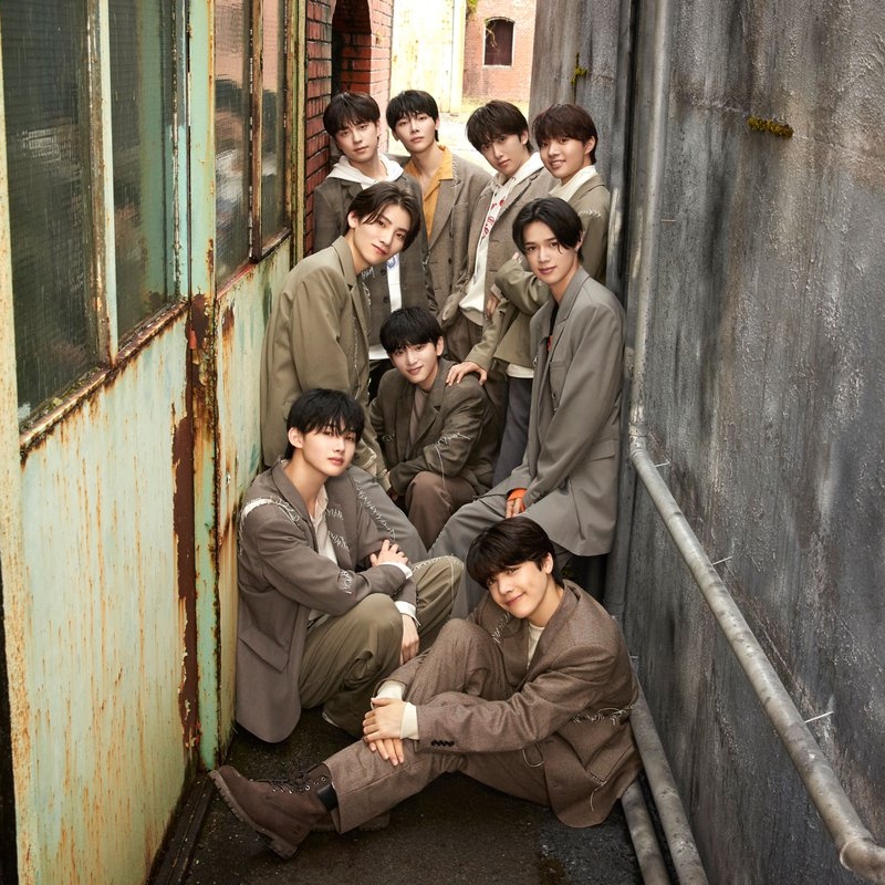 haruapics's tweet photo. born to be center ✨

#HARUA #ハルア #andTEAM https://t.co/rHN3NBW8wq