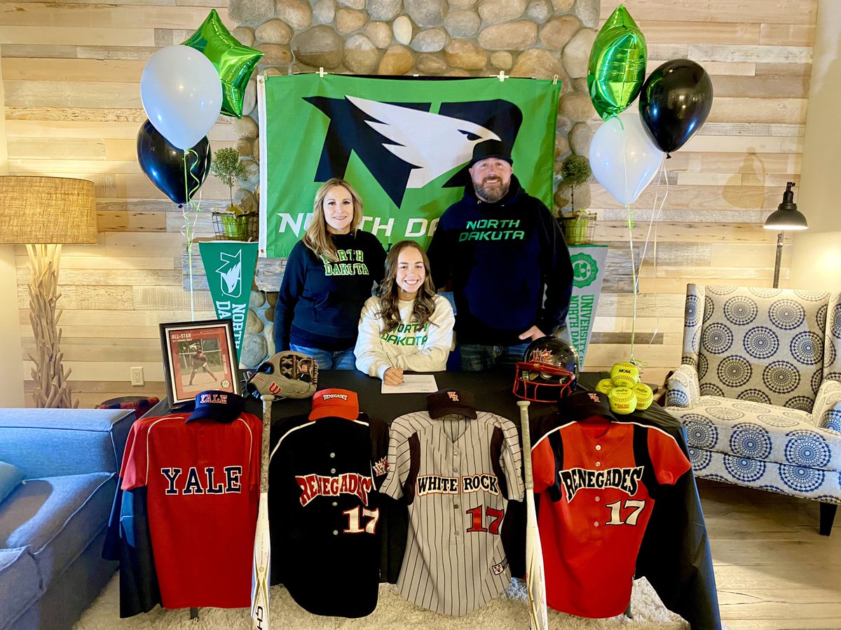 BethuneHailey's tweet photo. Officially a Hawk!  Can’t wait to get started @UNDsoftball Thank you to everyone who helped me get here and make this dream come true! @IHartFastpitch @LegacyLegendsS1 @Los_Stuff @ExtraInningSB @UNDsports @UofNorthDakota https://t.co/mJnunfUplw