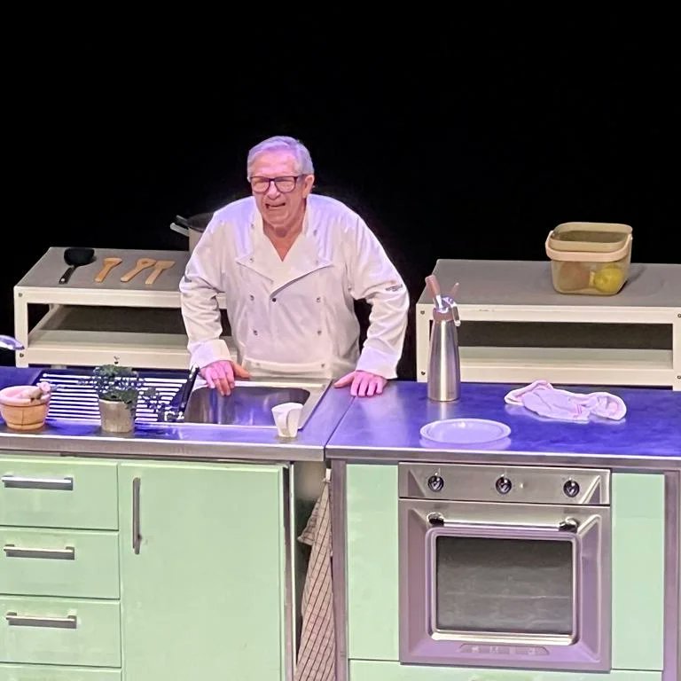 TEATRECBS's tweet photo. Diversió, bon rotllo i molt d’humor són els ingredients de #MasterXof amb @JoanPera_
Com hem rigut 🤣🤣. Hem passat una estona magnífica aquest vespre al #TeatredeLloret 👏🏼🥳🍿 Que no faltin mai aquests moments!
📸 @titollorca
#mylloret #lloretcultura #Lloret #SantRomàLloret https://t.co/JcYdQbTHy7