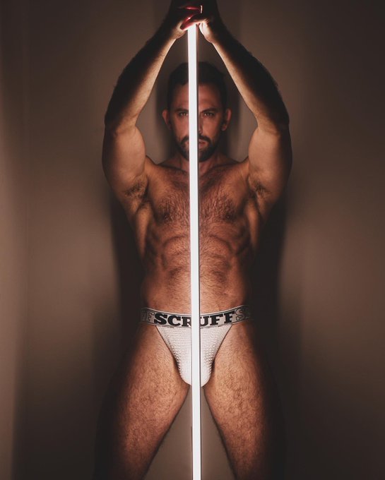 1 pic. Front or back? https://t.co/3tyl1bbUuV