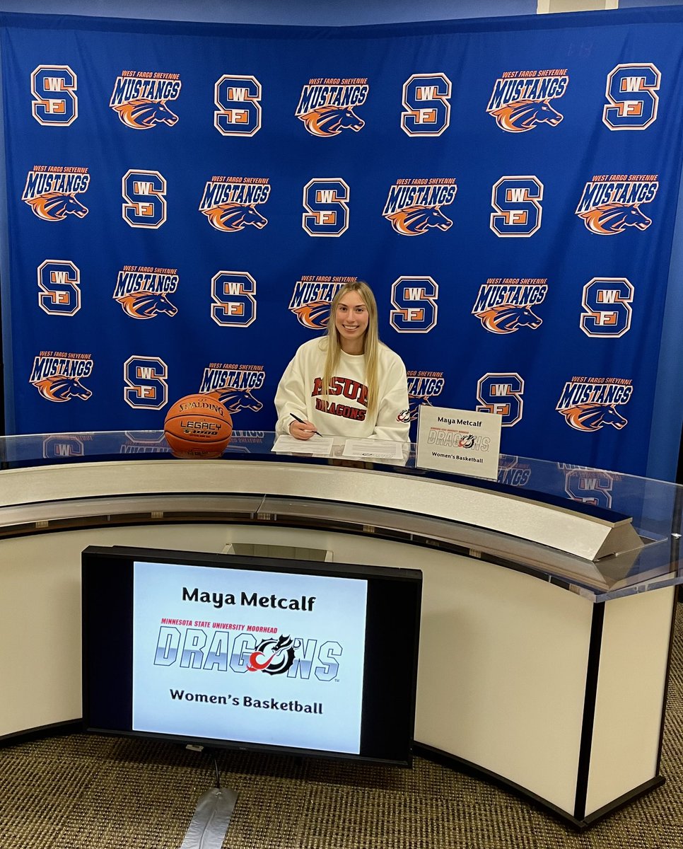 mayametcalf_'s tweet photo. Made it official with @MSUM_WBB !!! thank you to everyone who came &amp; also a big congrats to @BreidenbachPeyt ‼️🫶🏻 https://t.co/nVqZt4V7K6