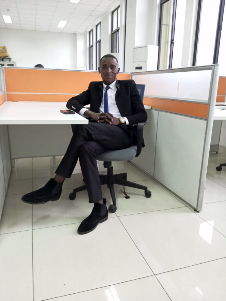 FabMfuamba2's tweet photo. Suivez nous en direct demain sur GLTV MONDE à 11h, heure de Kinshasa nous allons parlé sur : <<La prise de conscience de la jeunesse congolaise pour le développement durable>> https://t.co/k14j6WlthD
