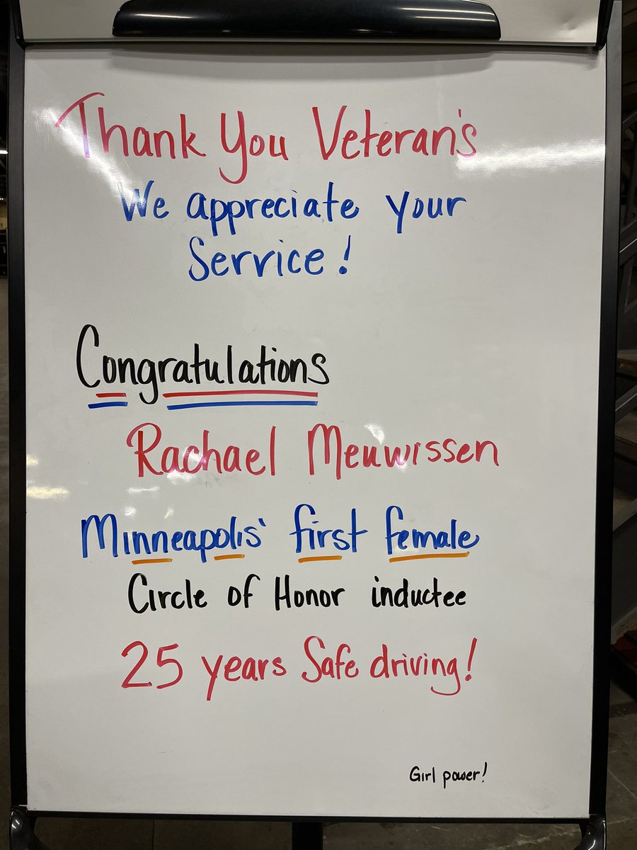 Landmark Center adds another #CircleofHonor banner to the wall of prestige drivers who #LiveSafely. Rachael Meuwissen celebrates 25 years of safe driving with her family 🥳👏🏽👏🏼👏🏻 #ProudUPSers <a href="/HenryMajerus/">Henry Majerus</a> <a href="/NMckinney78/">Nathan McKinney</a> <a href="/UPSers/">UPSers</a> <a href="/NP_UPSers/">Northern Plains</a>