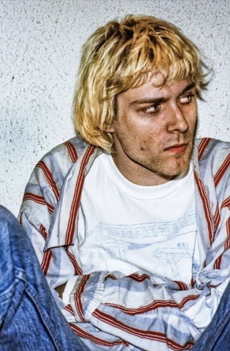 hourly cobain (@hourlycobain) on Twitter photo 