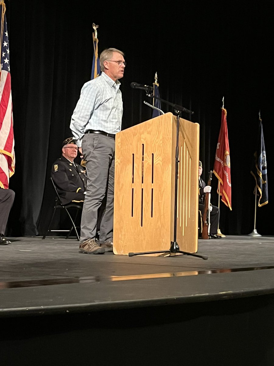 Thank you to our veterans.  Great keynote address today from, Dan Dall.  Thanks, Commander, Adam Hopp and The Solon American Legion Post #460, And SHS Student Council for a very nice assembly.  🇺🇸#SolonStrong