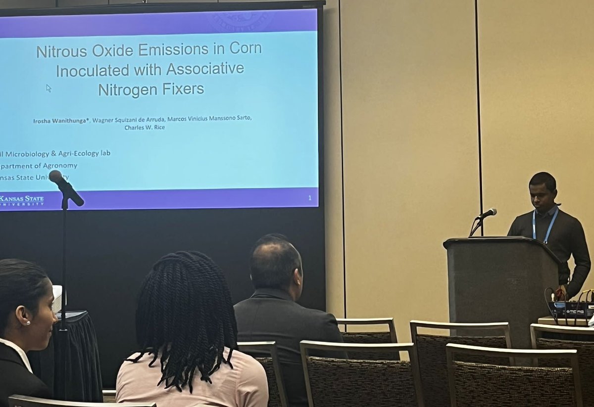 IWanithunga's tweet image. It was great to be @ASA_CSSA_SSSA conference in Baltimore. Had the opportunity to present my latest research findings and met some awesome lab alumni.#ASCmtg . @smicrobial_ksu