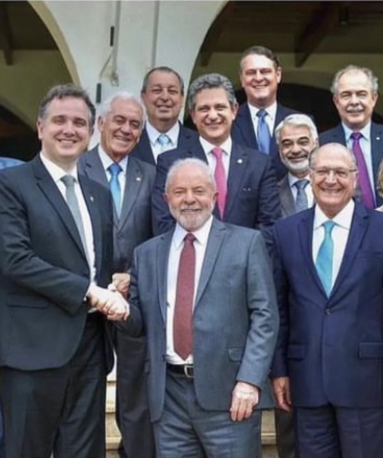 patyfantinati's tweet photo. PQP sem palavras pra essa foto😳🤦🏼‍♀️ https://t.co/dOlA05stny