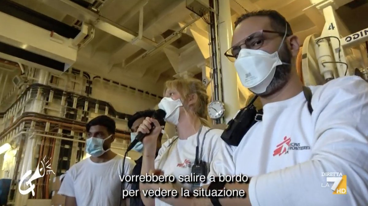 welikeduel's tweet photo. Viene comunicato a bordo che si entra nel porto di Catania

#propagandadasbarco #propagandalive https://t.co/LYJZ1PXjH8